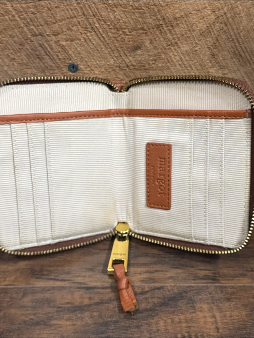Margot Dana Small Zip Around Leather Wallet - Picture 4 of 8